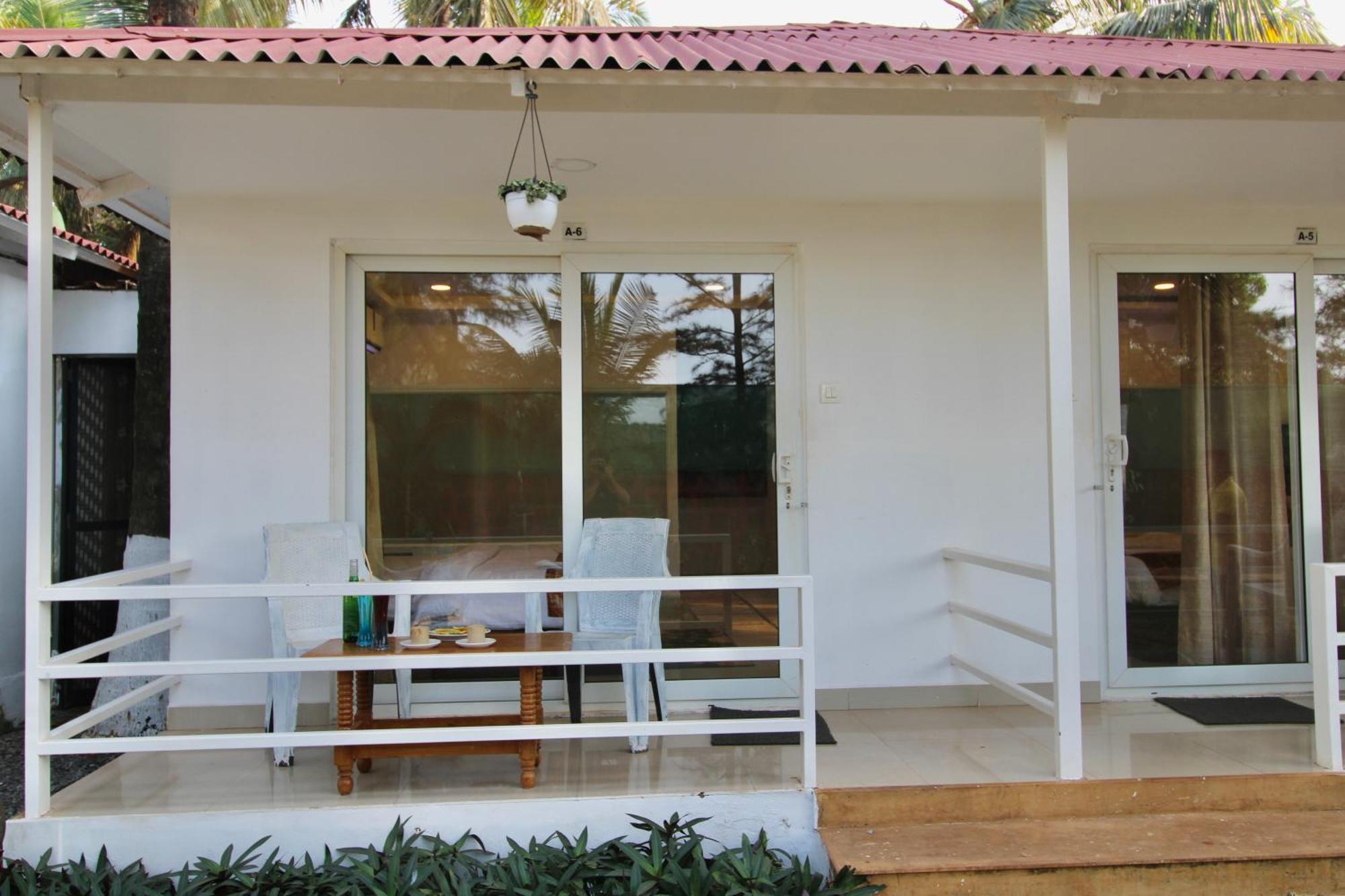 Arabian Sea Beach Resort Morjim Exterior foto