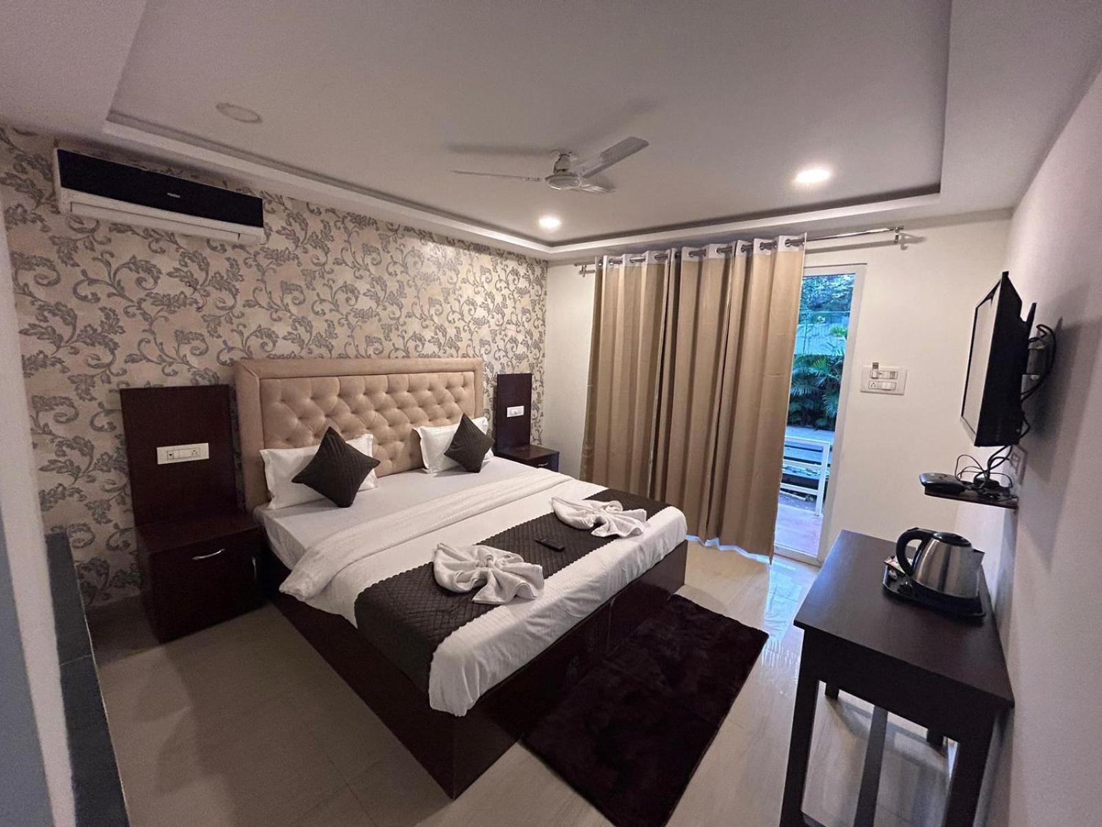 Arabian Sea Beach Resort Morjim Exterior foto