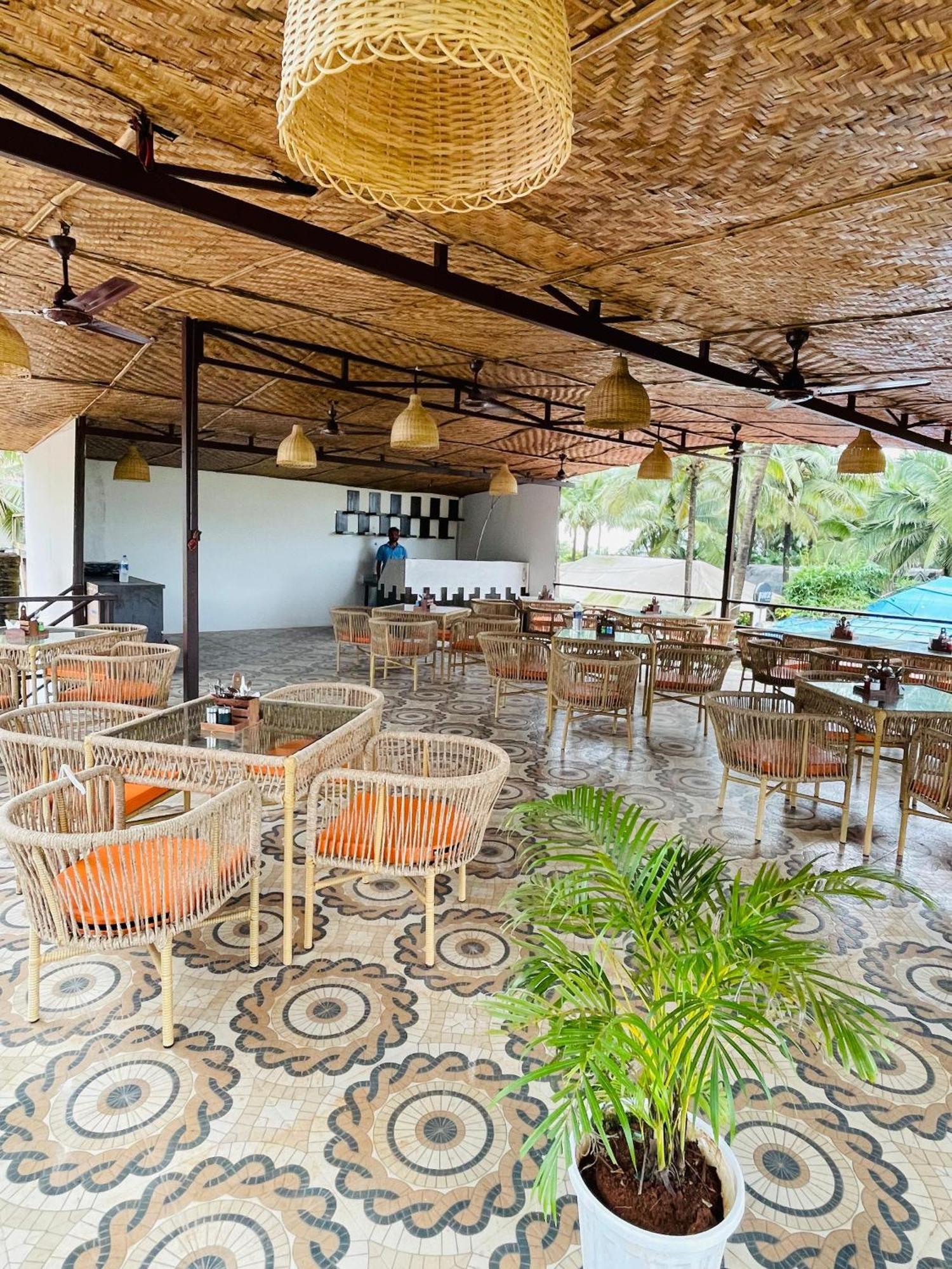 Arabian Sea Beach Resort Morjim Exterior foto